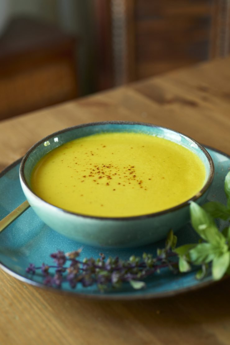 Velouté de carotte au curcuma frais et au gingembre