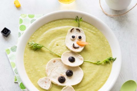 Soupe froide courgettes chèvre – décoration Olaf