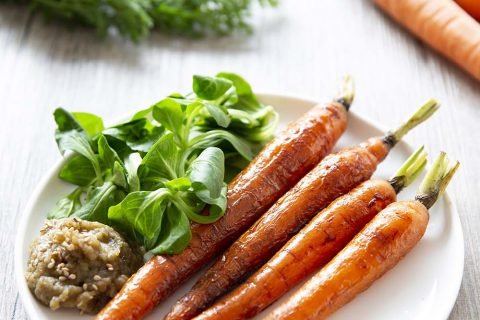 Jeunes carottes sautées au sirop d’érable et sauce soja