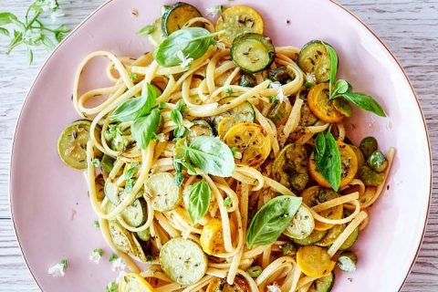 Linguine aux légumes de printemps