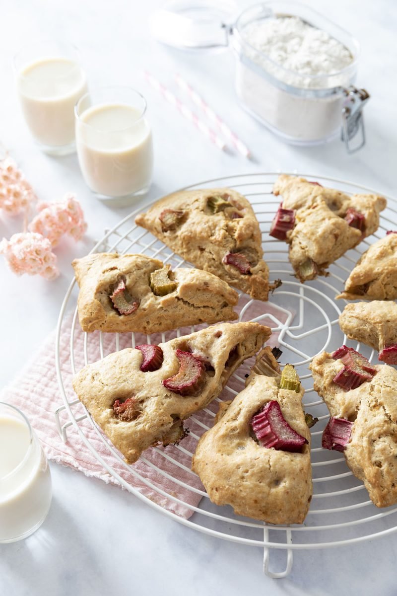 Scones vegan à la rhubarbe