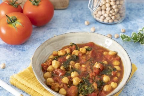 Curry de pois chiche à la tomate et aux épinards