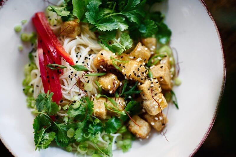 pates tofu légumes recette asiatique